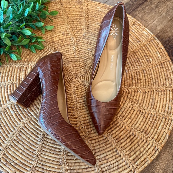 New Nine West Croc-Embossed Brown Block Heels - Picture 1 of 14